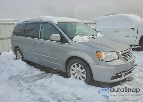 2015 Chrysler Town & Country Touring from USA, damaged, VIN 2C4RC1BG2FR655015